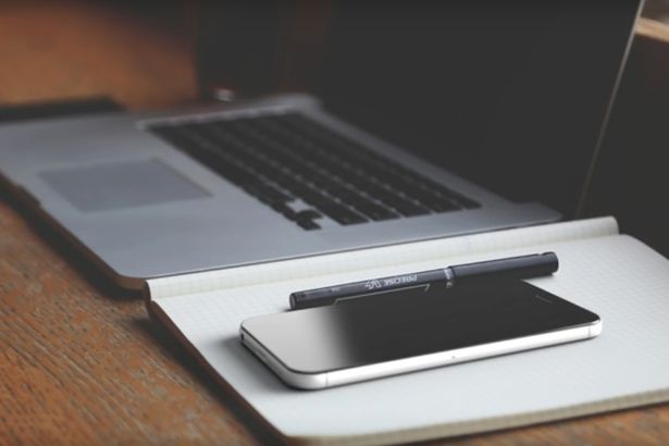 iPhone-next-to-Laptop